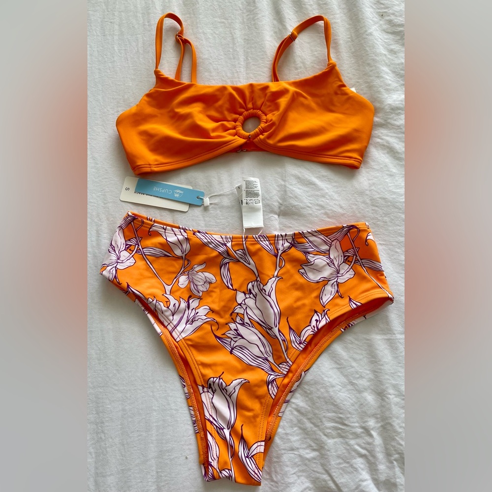 Bikini Top & High-Rise Bottoms Set 🧡🤍